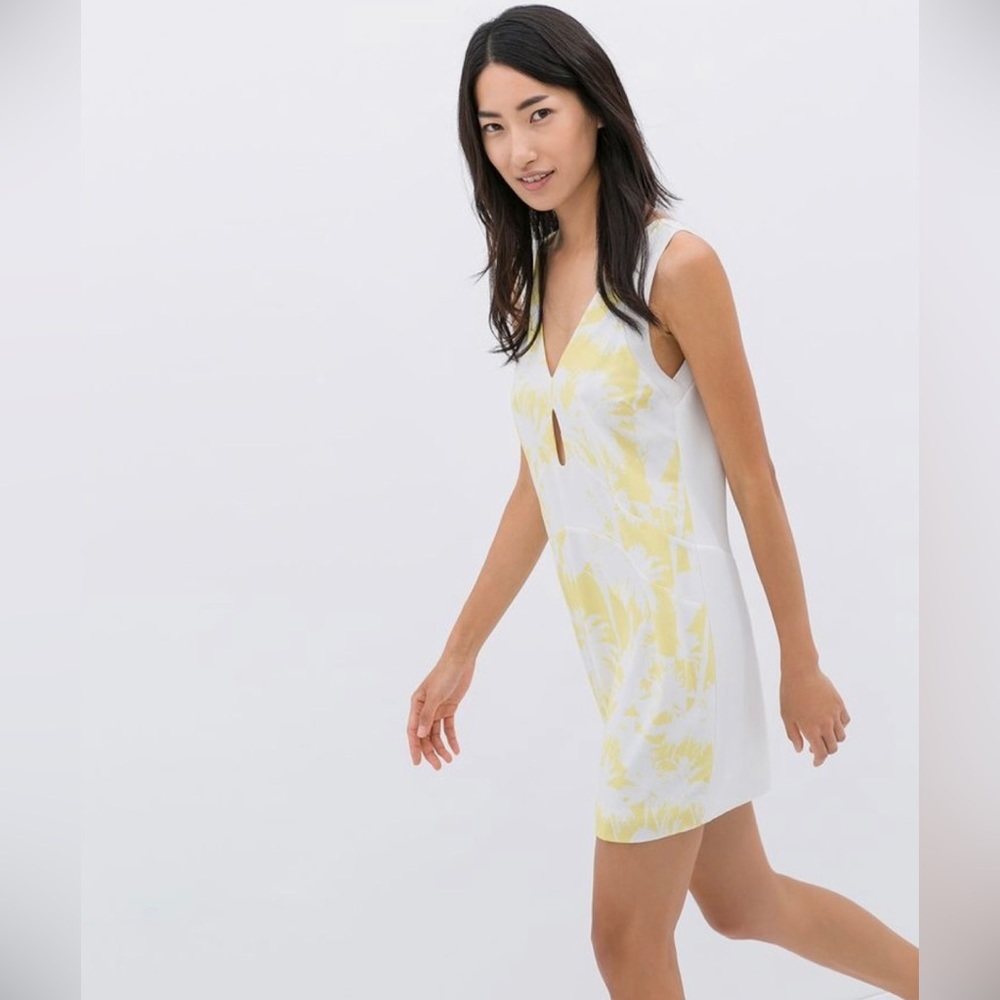 Zara Collection W/B Shift Keyhole Mini Dress White/ Yellow Palm Tree size Medium